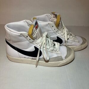 Women’s Nike Blazer 77 vintage high top sneakers Sz 8.  No box